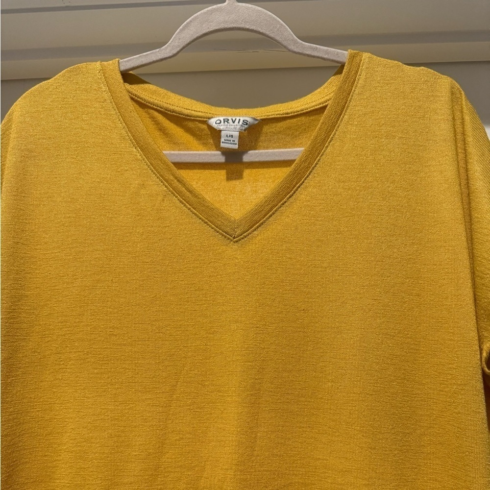 ORVIS Gold Tee Shirt Size L Shortsleeve V-Neck Quiet Luxury Loose Fit Casual - Picture 2 of 12